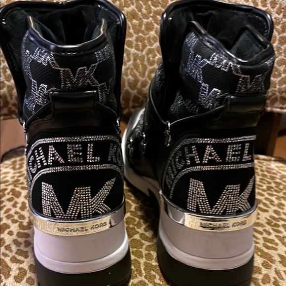 Michael Kors Black and White Winter Rain Boots - Picture 3 of 7